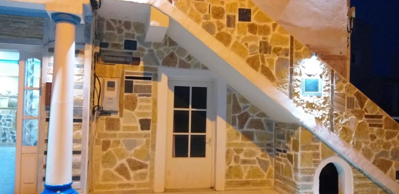 Petrakis Beach Lefkími Kültér fotó