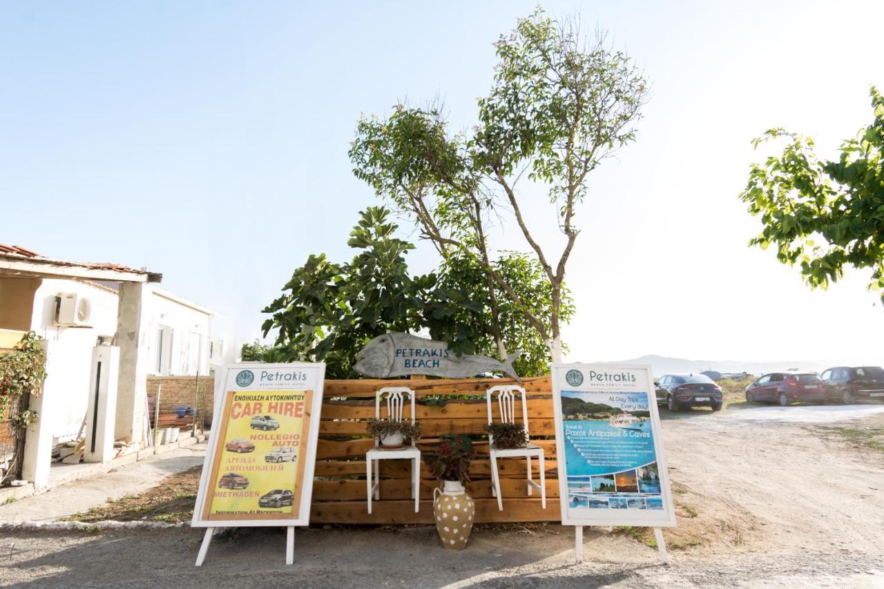 Petrakis Beach Lefkími Kültér fotó