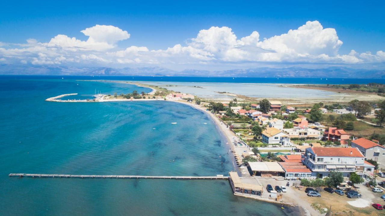 Petrakis Beach Lefkími Kültér fotó
