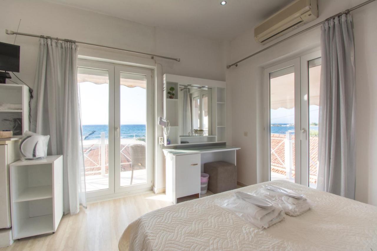 Petrakis Beach Lefkími Kültér fotó
