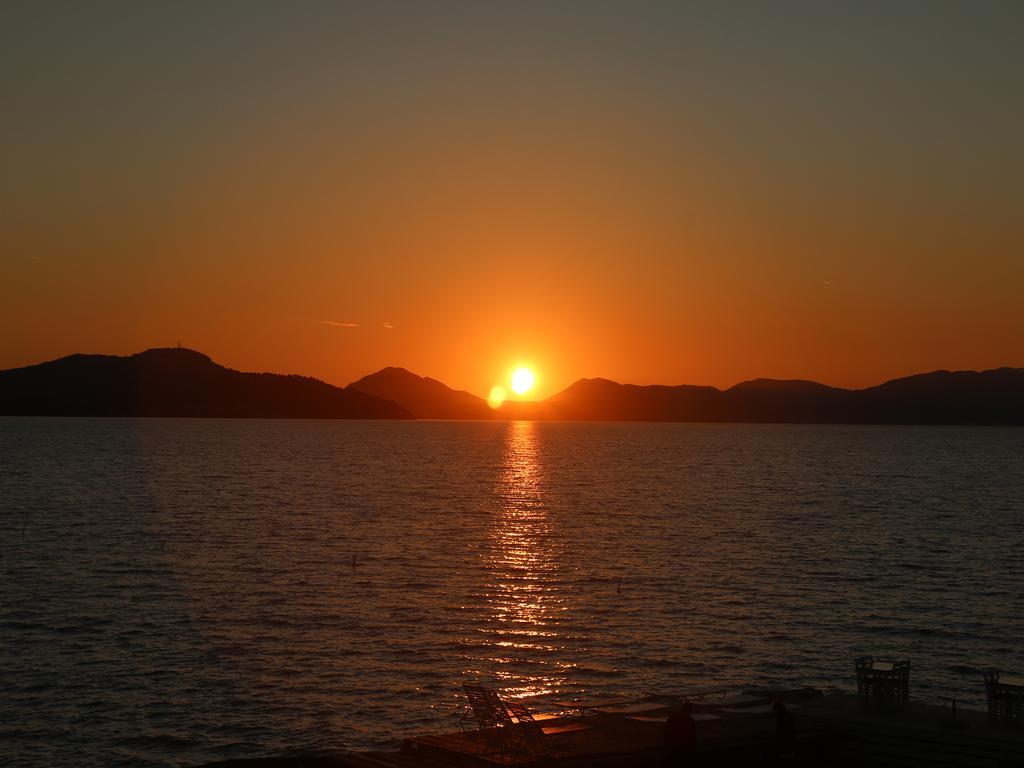 Petrakis Beach Lefkími Kültér fotó