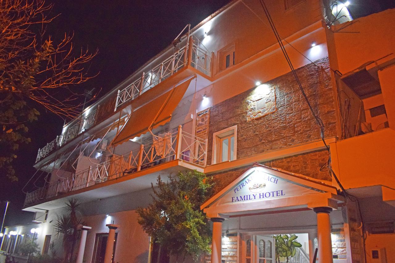 Petrakis Beach Lefkími Kültér fotó