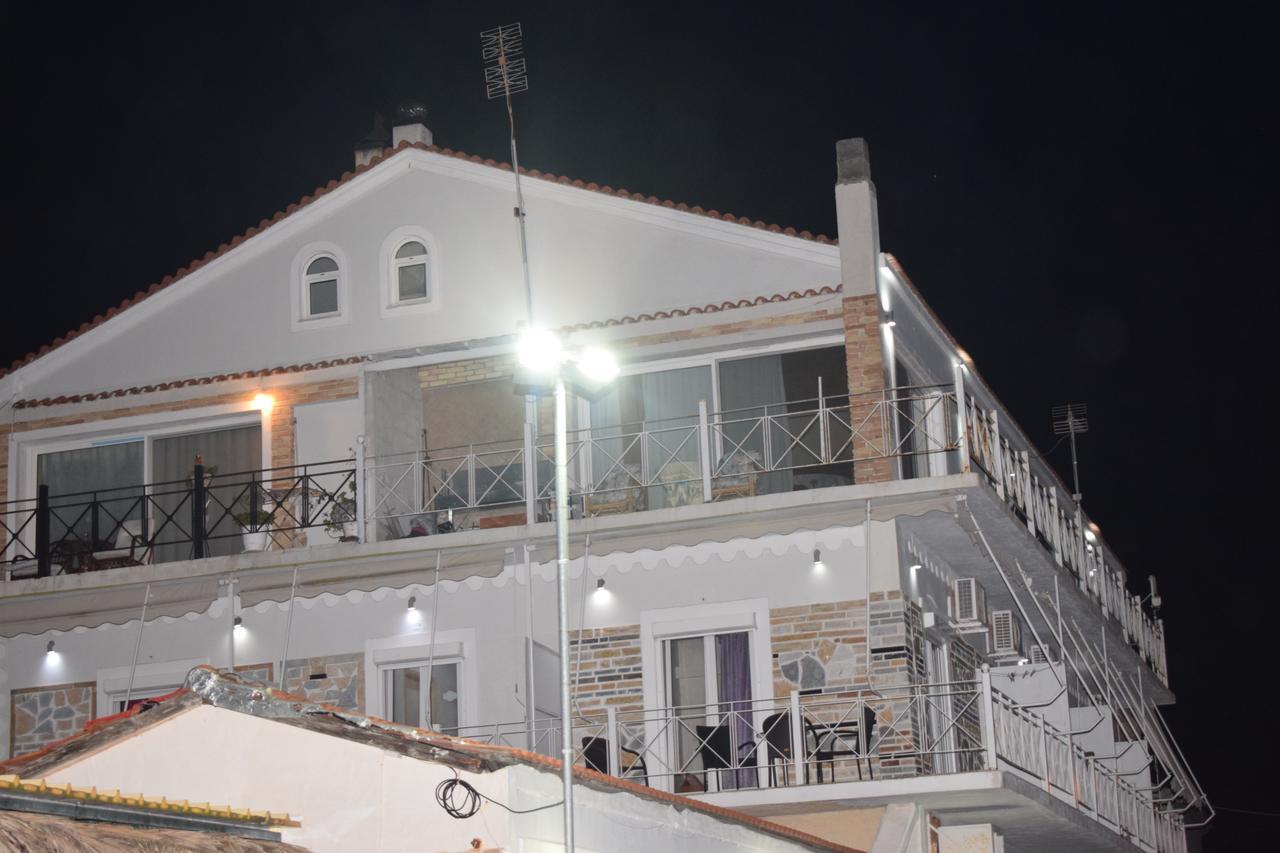Petrakis Beach Lefkími Kültér fotó